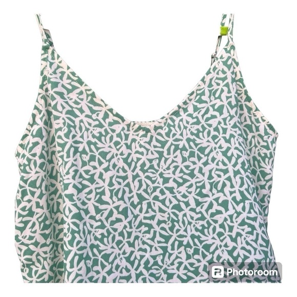 Women’s Floral Green  Tank Top New without tags - Picture 3 of 6